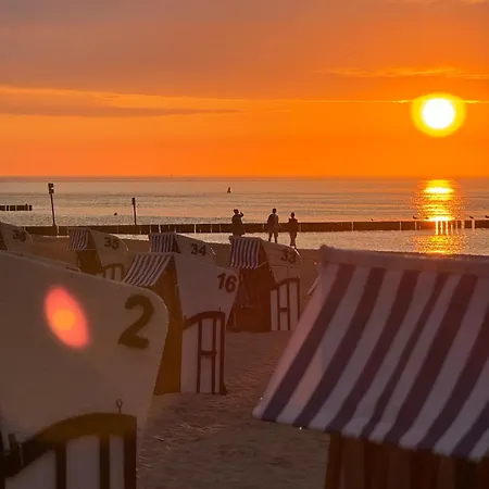 Apartman 4summer Blue Maris White Blue Sauna & Fitness & Parking 100 Metrow Do Pieknej Szerokiej Piaszczystej Plazy, 100 Meter Zu Einem Schoenen Breiten Sandstrand