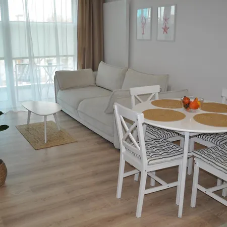 4summer Blue Maris White Blue Sauna & Fitness & Parking 100 Metrow Do Pieknej Szerokiej Piaszczystej Plazy, 100 Meter Zu Einem Schoenen Breiten Sandstrand * Kołobrzeg